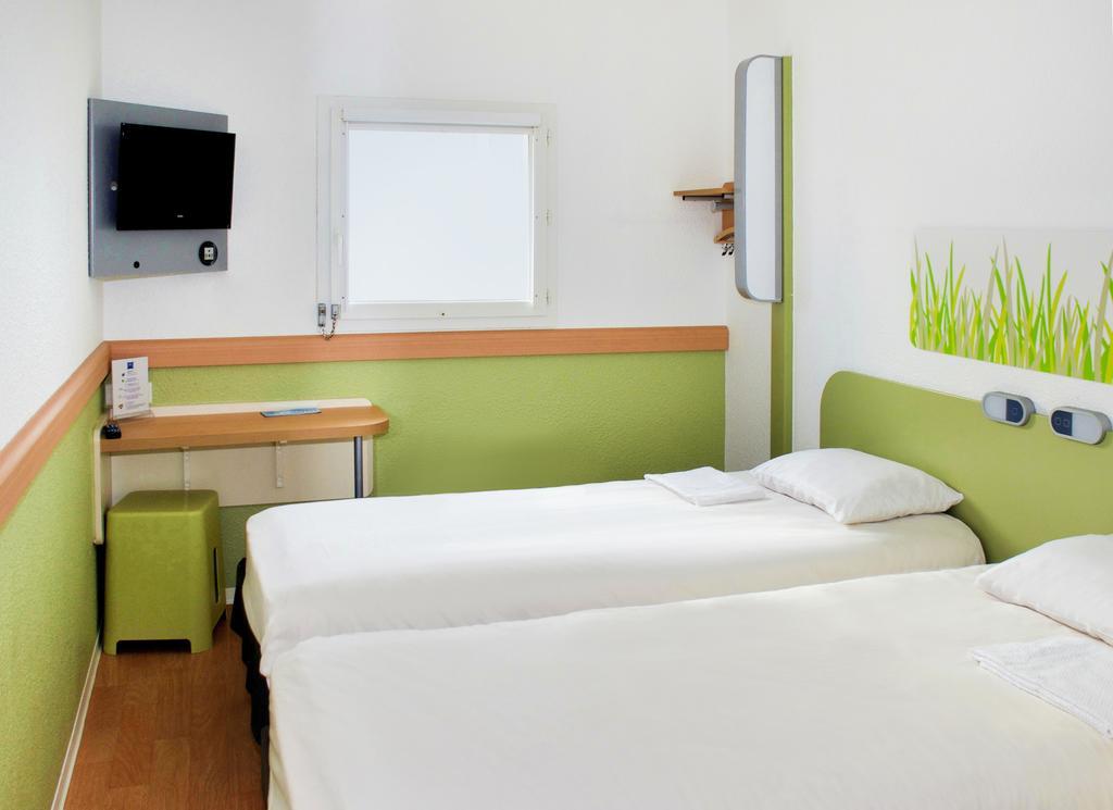 Ibis Budget Конкарно Экстерьер фото